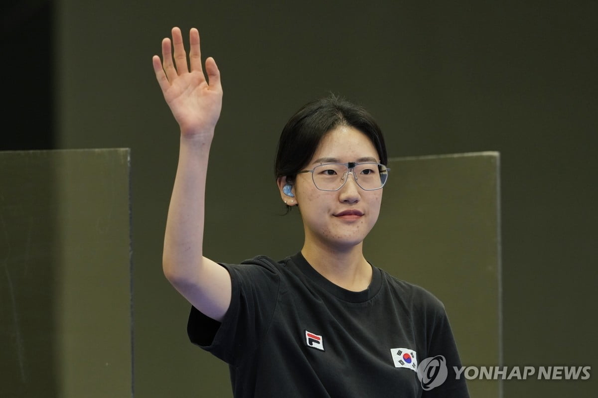 B费：我在夏窗收到了具体的报价，但曼联表达了需要我的态度