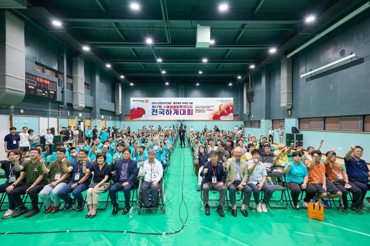 阿森纳十人应战！赖斯破坏布莱顿发任意球领到第二张黄牌被罚下场