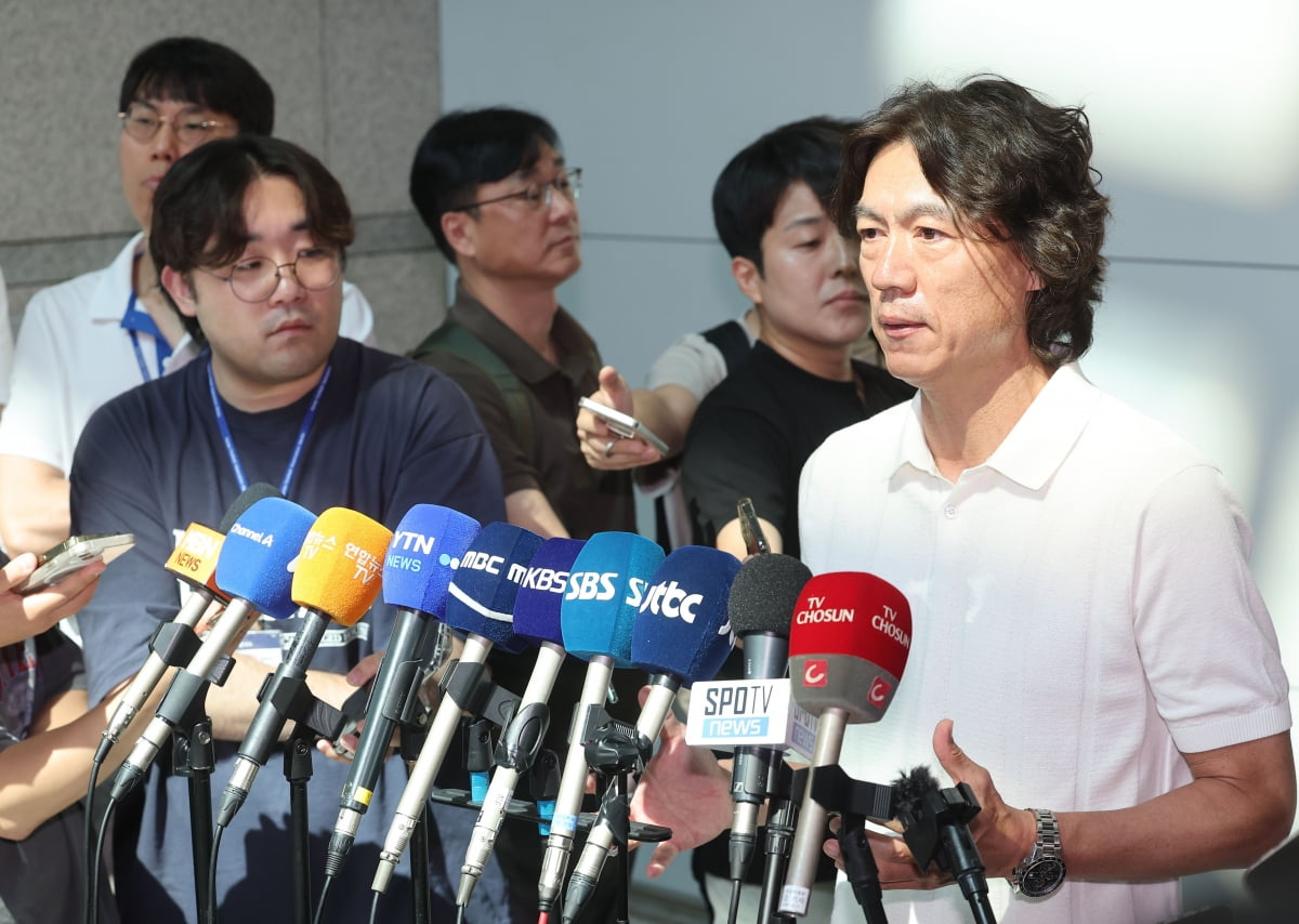 TA：维尼修斯原本安排了30人的亲友团参加金球奖颁奖礼