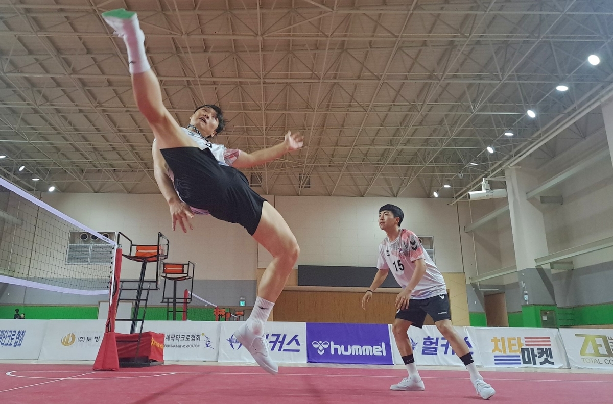 布伦特福德门将黄油手 将功补过极限门线捞球