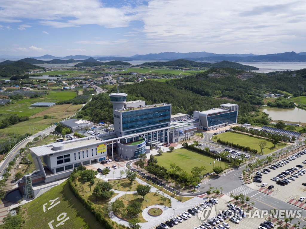 西媒：17岁亚马尔获2024年金童奖将于今日官宣