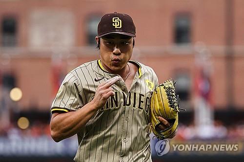 记者：上港高层与穆斯卡特会面，充分表达支持并为亚冠鼓劲